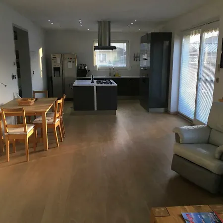 Luxury Bungalow Near Adeli Centre - Piestany 度假居 *