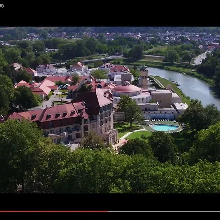 Luxury Bungalow Near Adeli Centre - Piestany 度假居 *