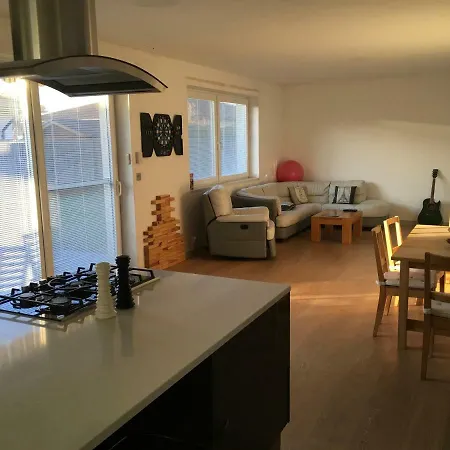 Luxury Bungalow Near Adeli Centre - Piestany * 皮耶什佳尼