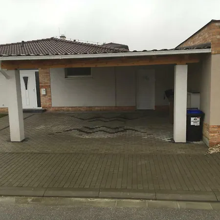 度假居 Luxury Bungalow Near Adeli Centre - Piestany 皮耶什佳尼